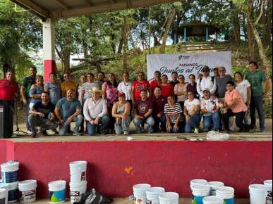 Estado entrega insumos para mantenimiento escolar, padres deben apoyar con el trabajo: Maritza Ramírez