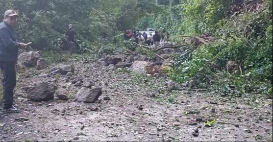 Deslave en carretera Xalapa-Huatusco bloquea la circulación, recomiendan tomar precauciones para evitar accidentes.