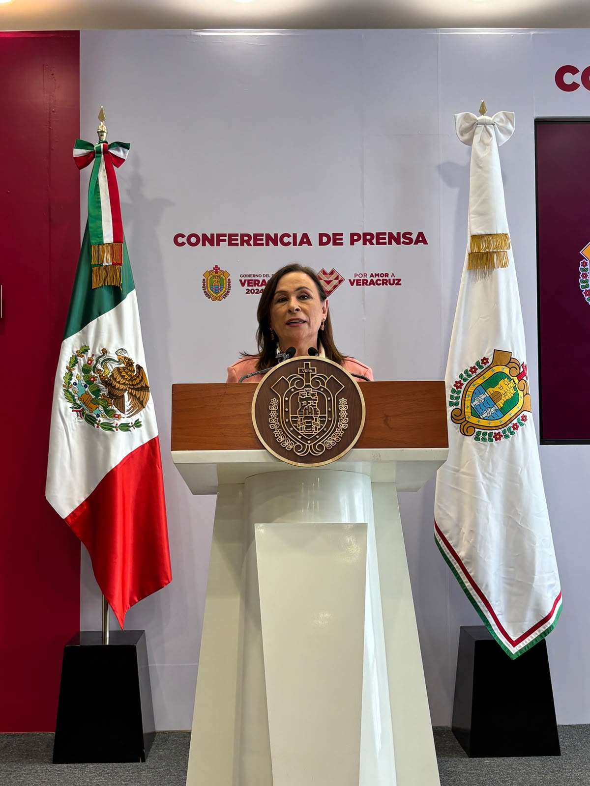 Maestro denunciado por pedir un ‘croquis’ a sus alumnos no será suspendido afirma gobernadora Rocío Nahle, ‘es una injusticia’